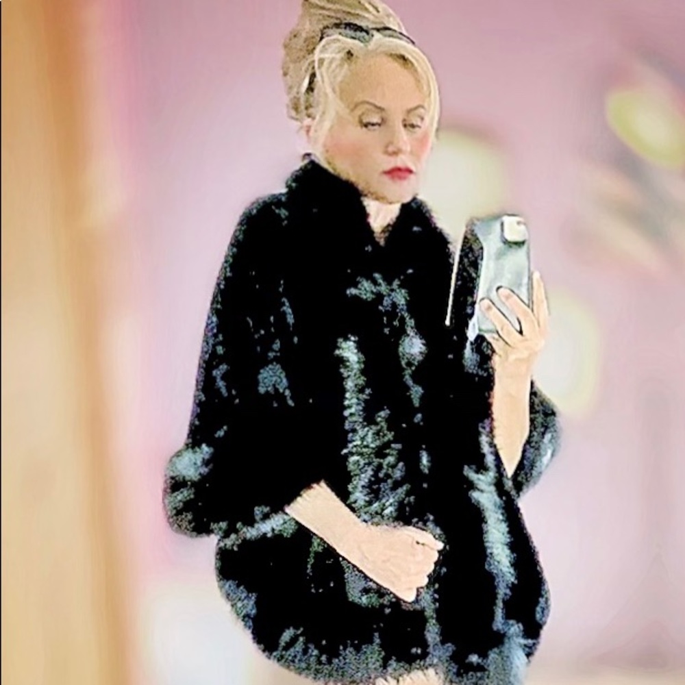Black wrap with faux fur